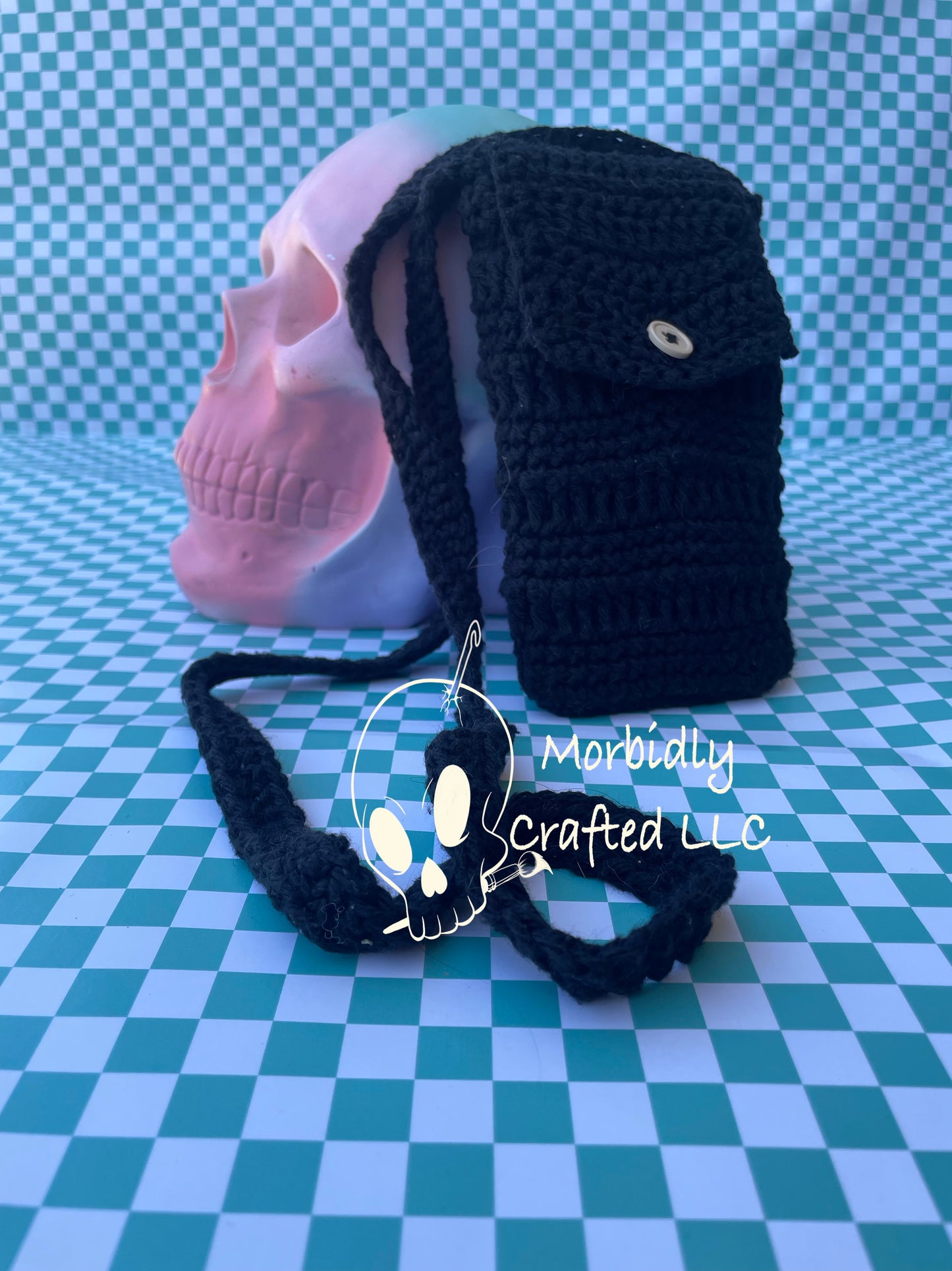 cross body minimal bag with closing strap